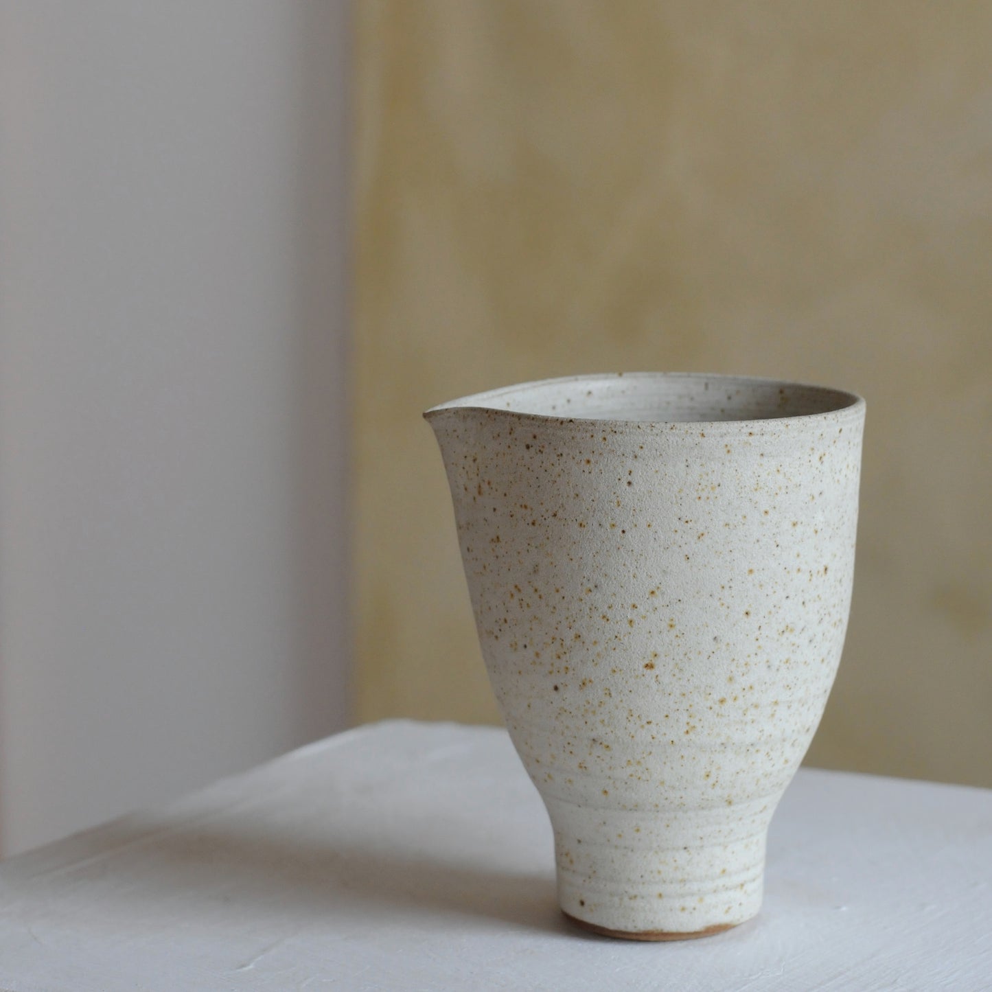 Mingyu Du Footed Pourer