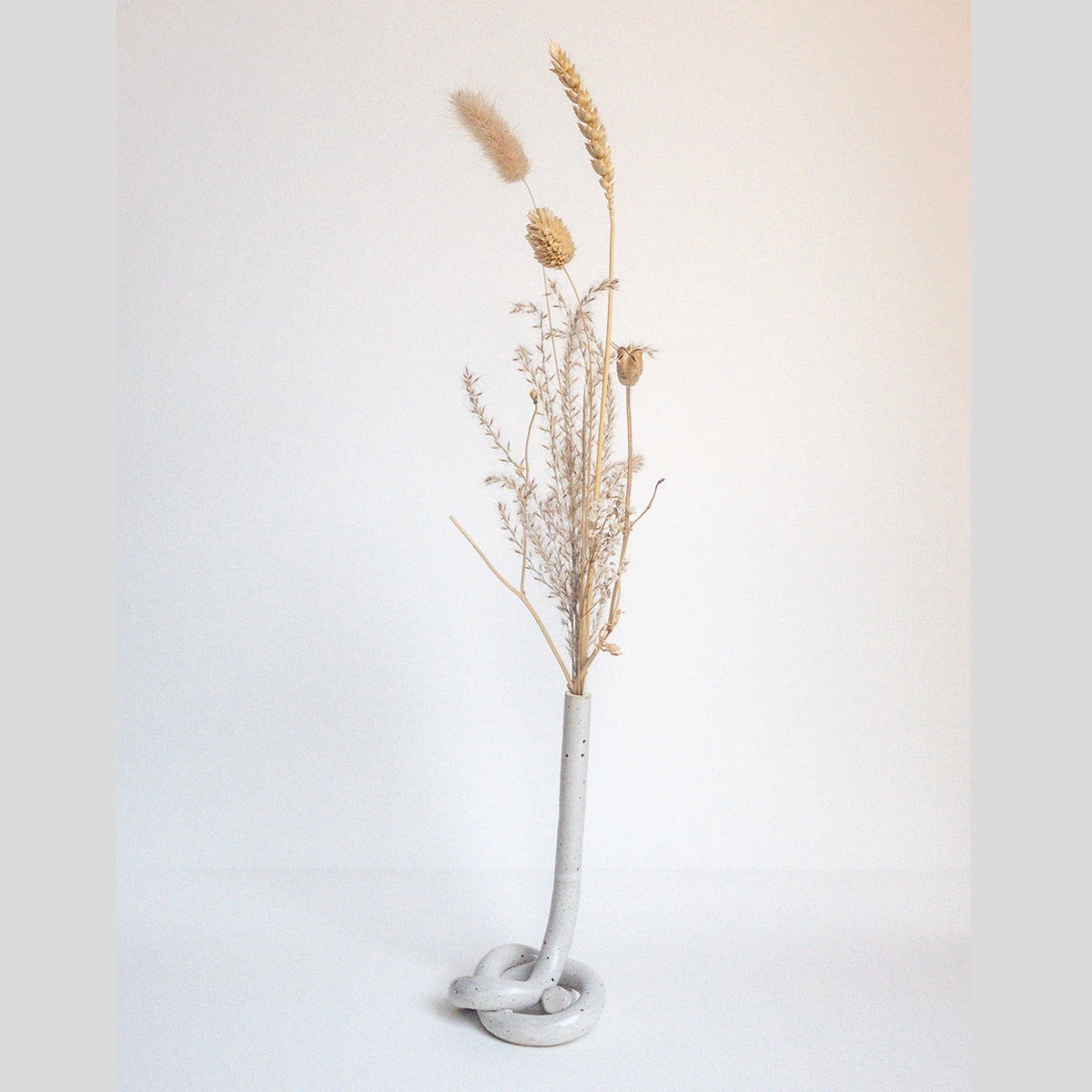 Studio Janneke Knot Vase with Dried Flower Posy